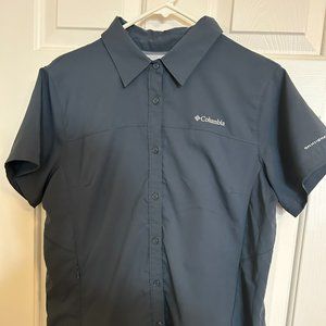 Women’s Columbia Short Sleeve Shirt – Grey – Size L